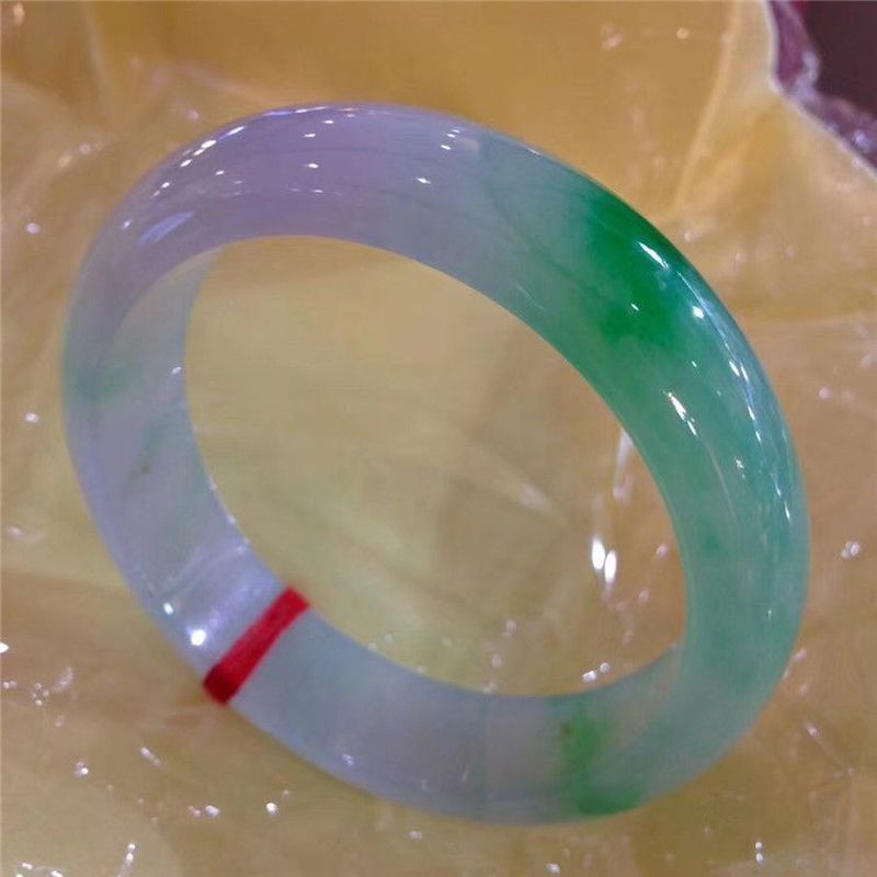 Bracelets - หยกสีม่วงธรรมชาติ, พื้นผิวคล้ายน้ำแข็งและขี้ผึ้ง, สีสันสดใสคล้ายสีของฤดูใบไม้ผลิ แต่มีสีเขียวเป็นประกาย, ดีไซน์ทรงกลม, สร้อยข้อมือหยกสำหรับผู้หญิง