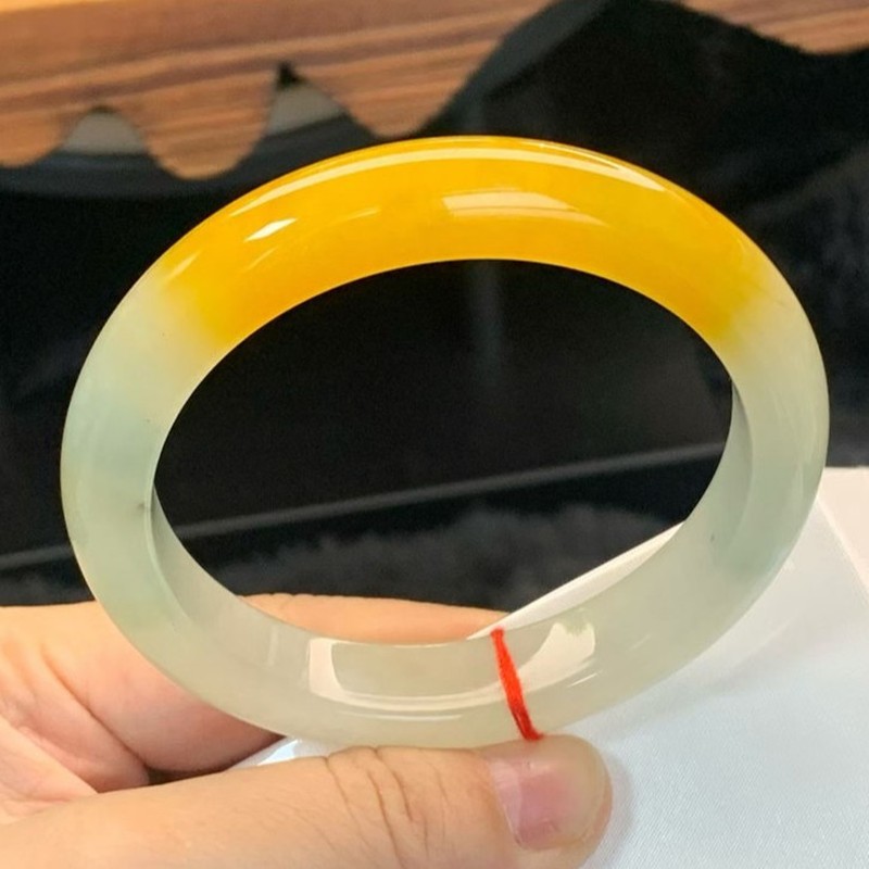สร้อยข้อมือหยกสีเหลือง ขนาดใหญ - Bracelets บทวิจารณ์และราคา