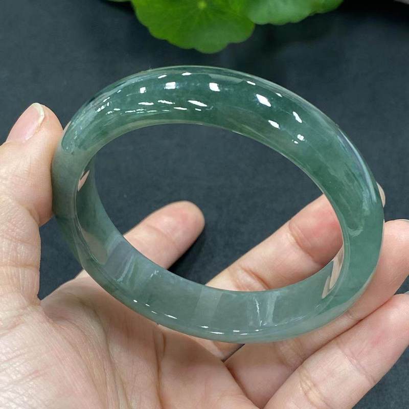 สร้อยข้อมือสีเขียวมันวาวคล้ายน - Bracelets บทวิจารณ์และราคา