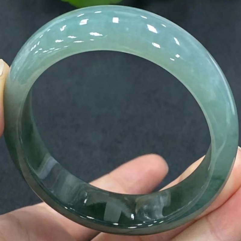 สร้อยข้อมือสีเขียวมันวาวคล้ายน - Bracelets บทวิจารณ์และราคา
